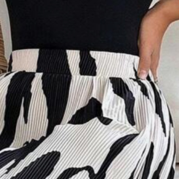 Boho Print Cropped Top Wide Leg Pants Set - Picture 2 of 3